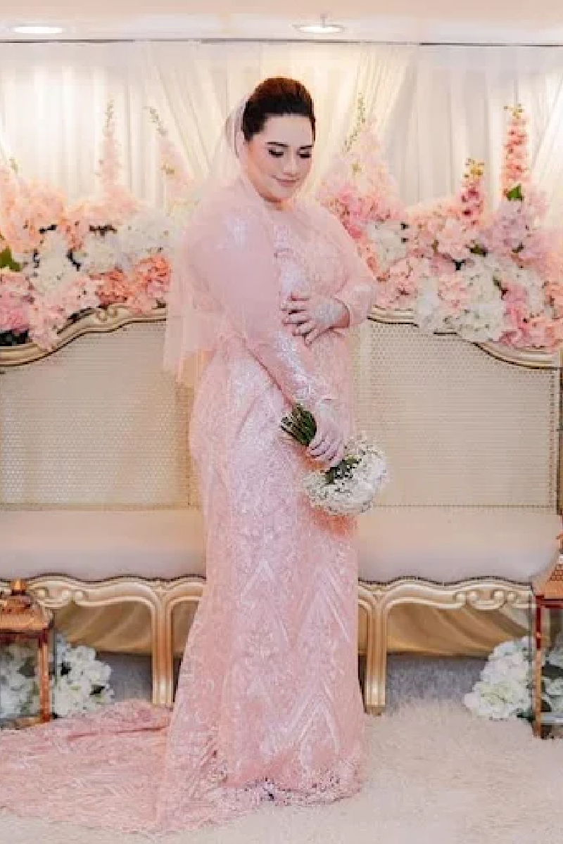 Perincian Busana Pengantin 5